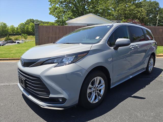 2023 Toyota Sienna Woodland Edition