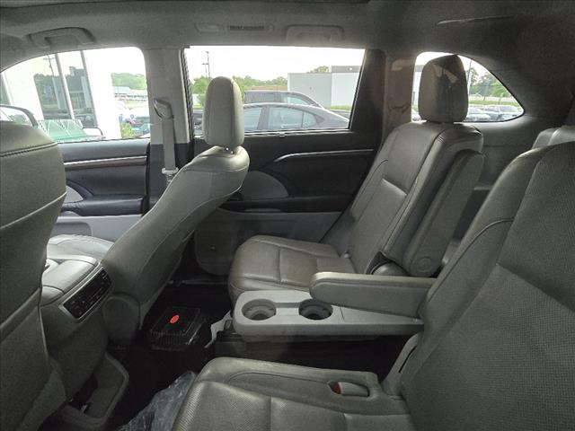 2016 Toyota Highlander Limited Platinum V6