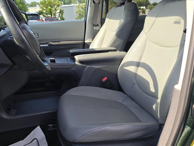 2024 Toyota Sienna XLE 8 Passenger