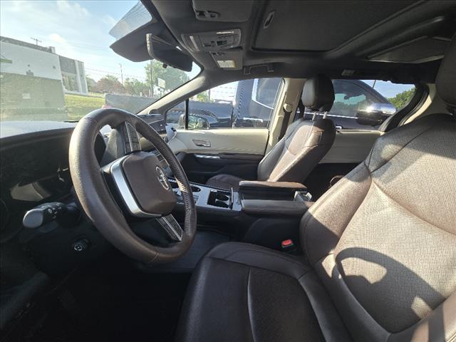 2021 Toyota Sienna Platinum 7 Passenger