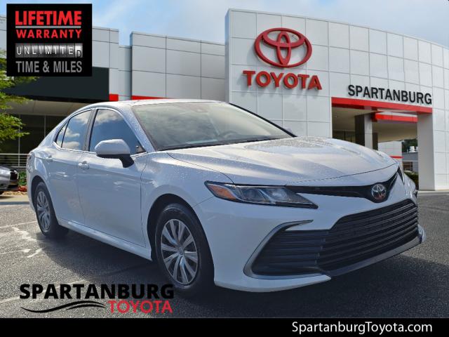 2022 Toyota Camry Hybrid LE
