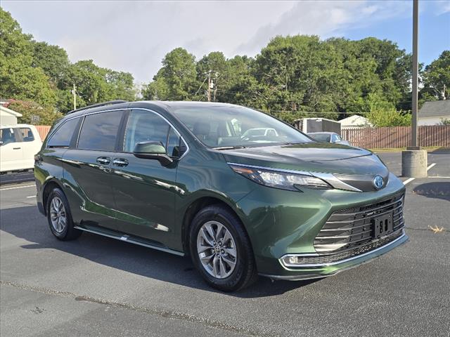 2024 Toyota Sienna XLE 8 Passenger