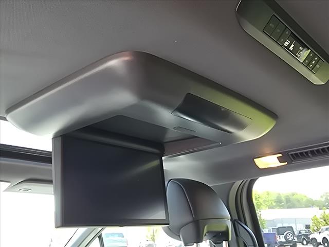 2023 Toyota Sienna Woodland Edition