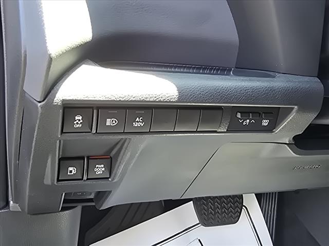 2023 Toyota Sienna Woodland Edition