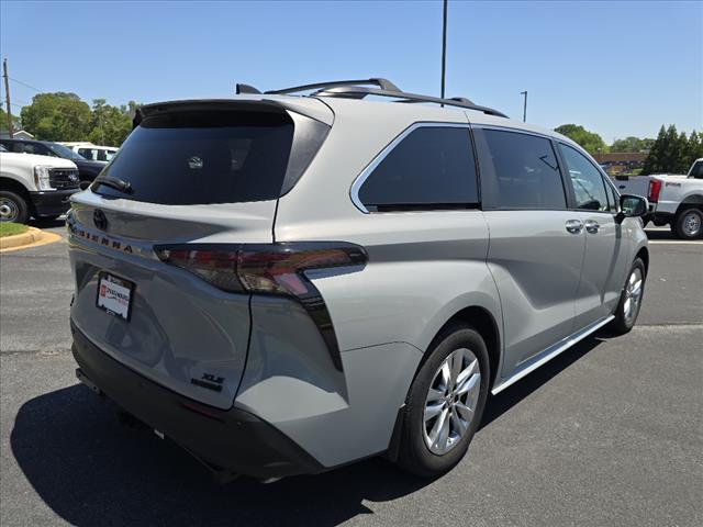 2023 Toyota Sienna Woodland Edition