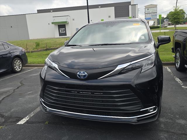 2024 Toyota Sienna XLE