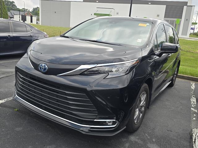 2024 Toyota Sienna XLE