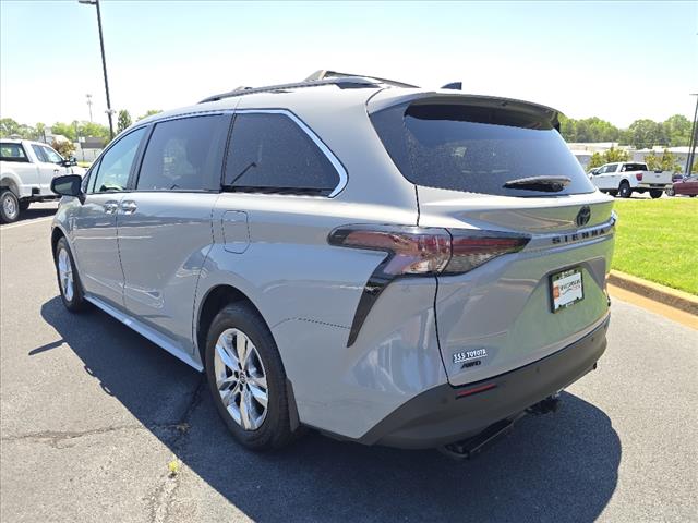 2023 Toyota Sienna Woodland Edition