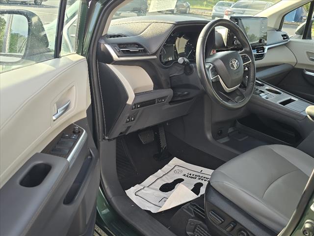 2024 Toyota Sienna XLE 8 Passenger