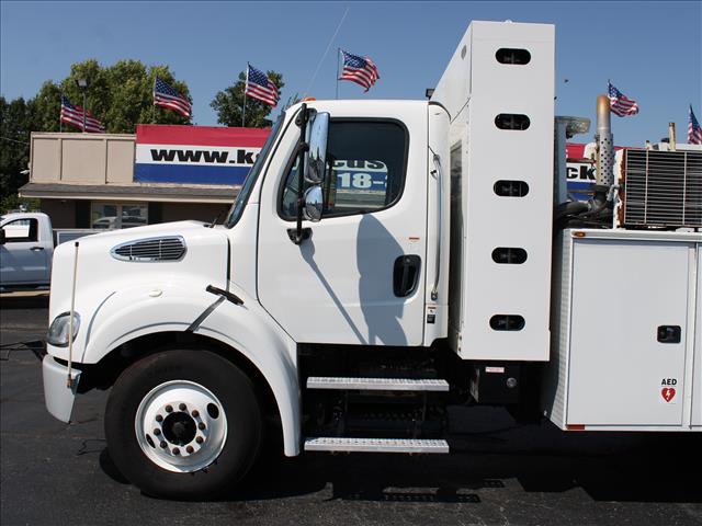 2015 Freightliner M2 112 Medium Duty Regular Cab RWD DRW Crane/Service Truck