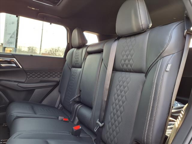 2025 Mitsubishi Outlander PHEV SEL