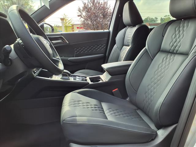 2025 Mitsubishi Outlander PHEV SEL Black Edition