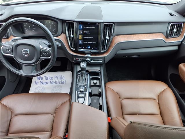 2021 Volvo XC60 T6 Momentum