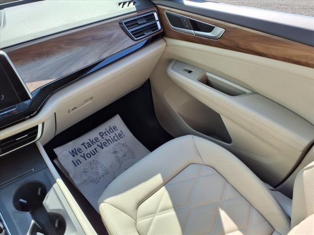 2024 Volkswagen Atlas 2.0T SE