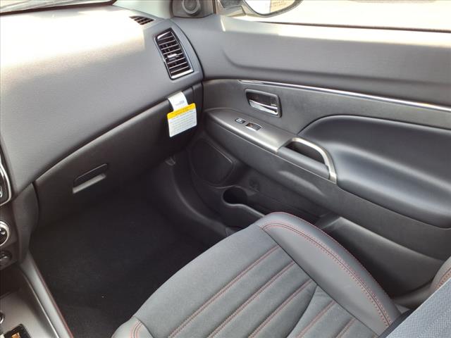 2024 Mitsubishi Outlander Sport SE