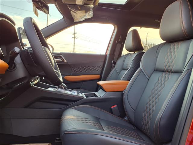 2025 Mitsubishi Outlander PHEV SEL