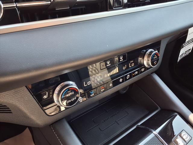 2025 Mitsubishi Outlander PHEV SEL Black Edition