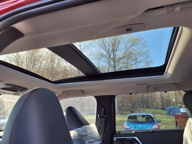 2025 Mitsubishi Outlander PHEV SEL