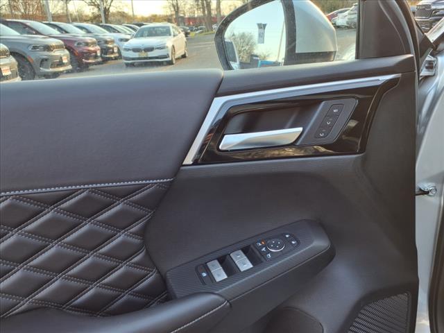 2025 Mitsubishi Outlander PHEV SEL