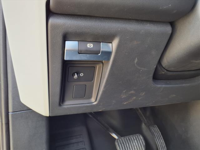 2023 Land Rover Defender X-Dynamic SE