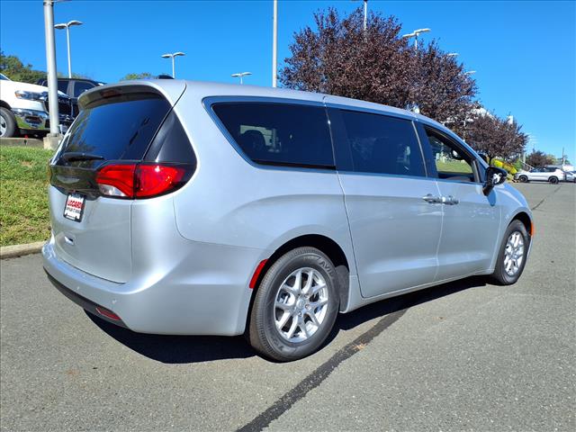2026 Chrysler Voyager LX