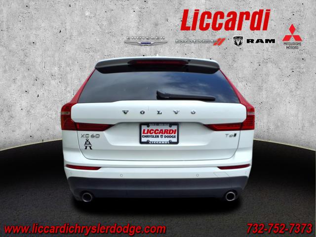 2021 Volvo XC60 T6 Momentum