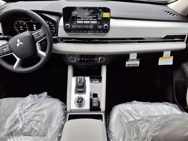 2025 Mitsubishi Outlander PHEV SEL