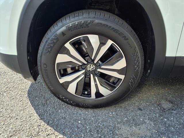 2024 Volkswagen Atlas 2.0T SE