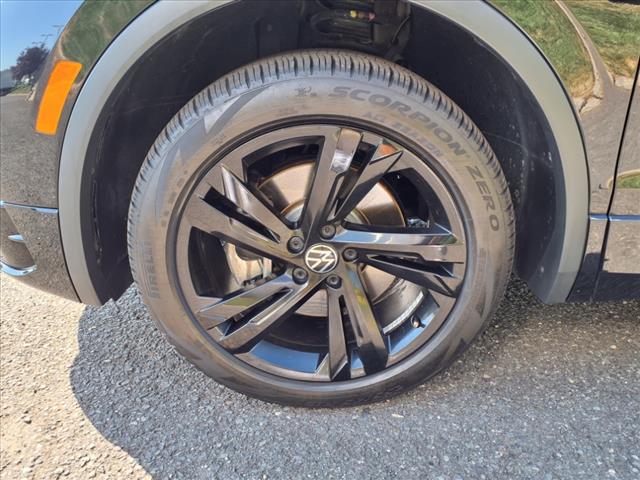 2024 Volkswagen Tiguan 2.0T SE R-Line Black