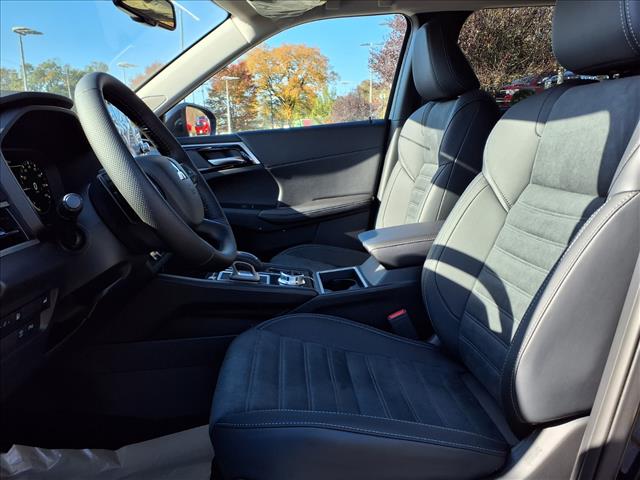 2025 Mitsubishi Outlander PHEV SE