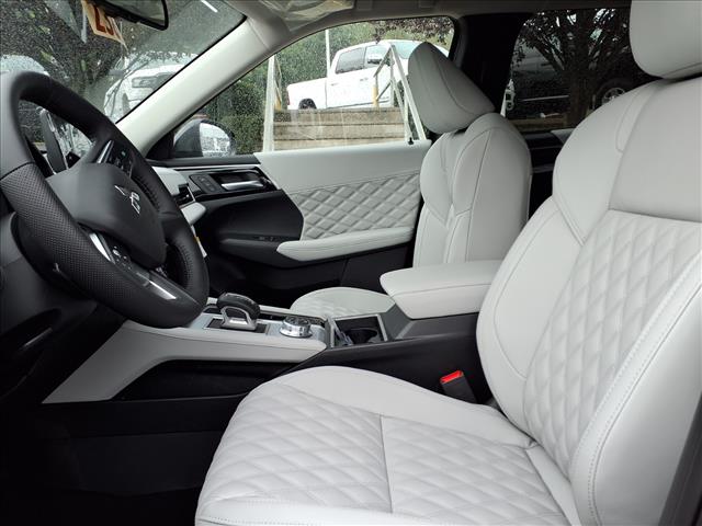 2025 Mitsubishi Outlander PHEV SEL