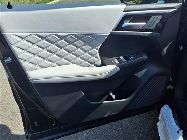 2025 Mitsubishi Outlander PHEV SEL Platinum Edition