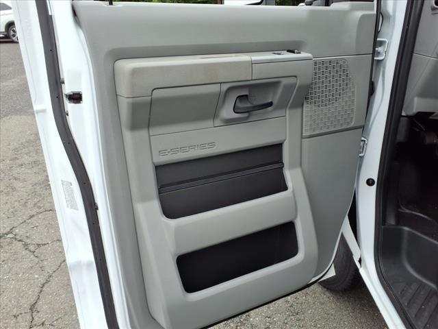 2024 Ford E-Series Base Cutaway