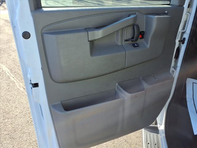 2022 Chevrolet Express LS Passenger