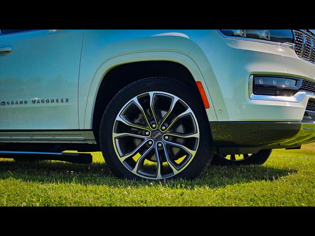 2022 Jeep Grand Wagoneer Series III
