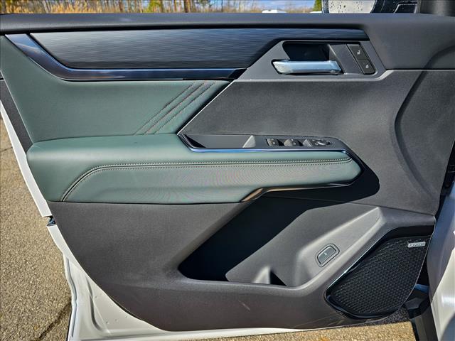 2025 GMC Acadia AT4