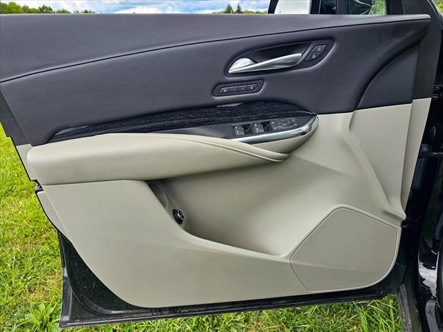 2022 Cadillac XT4 Premium Luxury