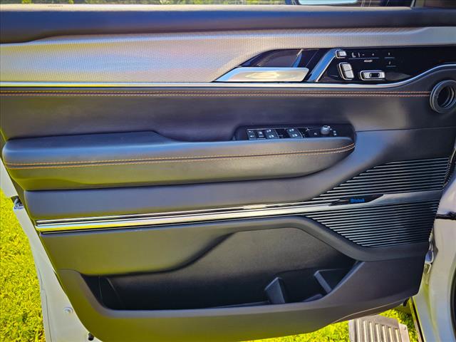 2022 Jeep Grand Wagoneer Series III