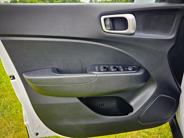 2020 Hyundai VENUE SE