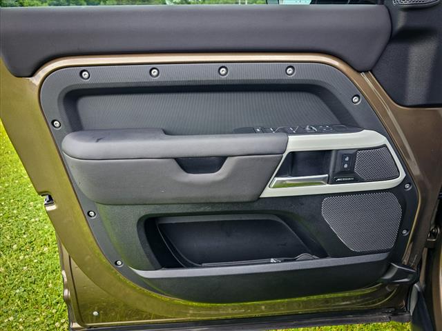 2024 Land Rover Defender 110 P300 S