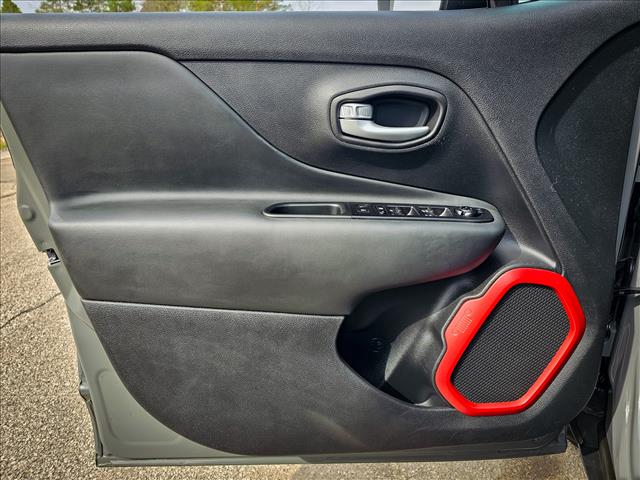 2023 Jeep Renegade Trailhawk