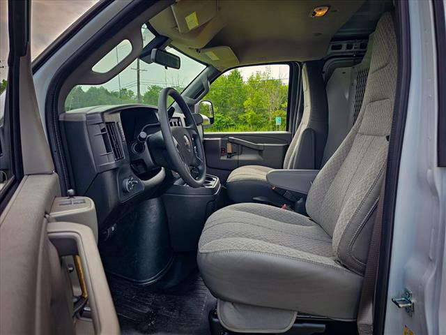 2025 GMC Savana 3500