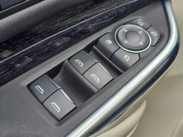 2022 Cadillac XT4 Premium Luxury