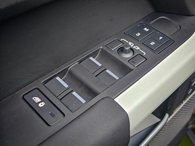 2024 Land Rover Defender 110 P300 S