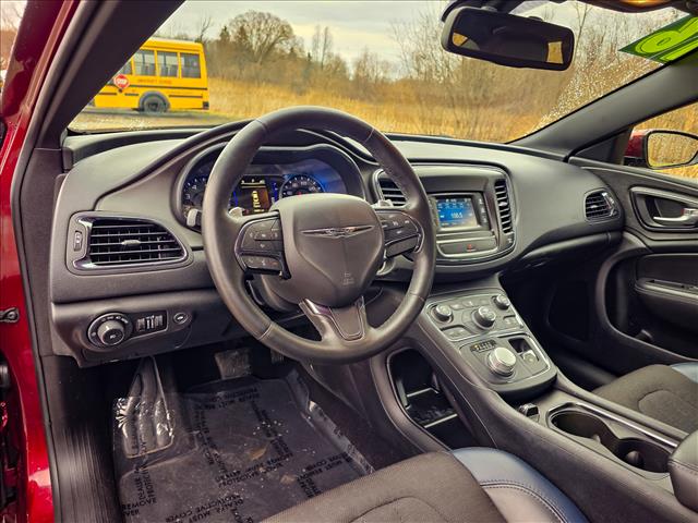 2016 Chrysler 200 S