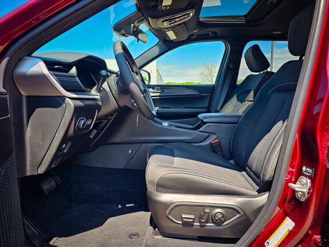 2025 Jeep Grand Cherokee Laredo X