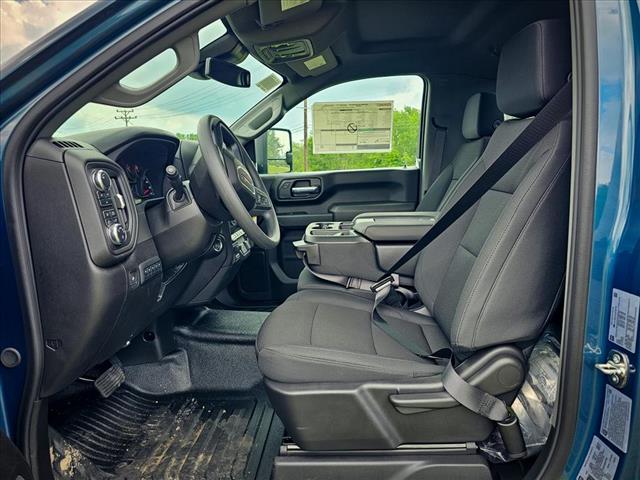 2025 GMC Sierra 2500HD Pro