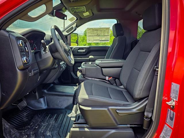 2025 GMC Sierra 2500HD Pro