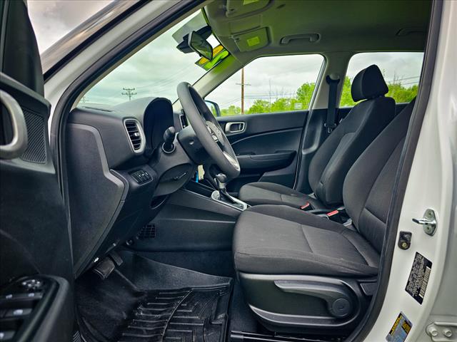 2020 Hyundai VENUE SE