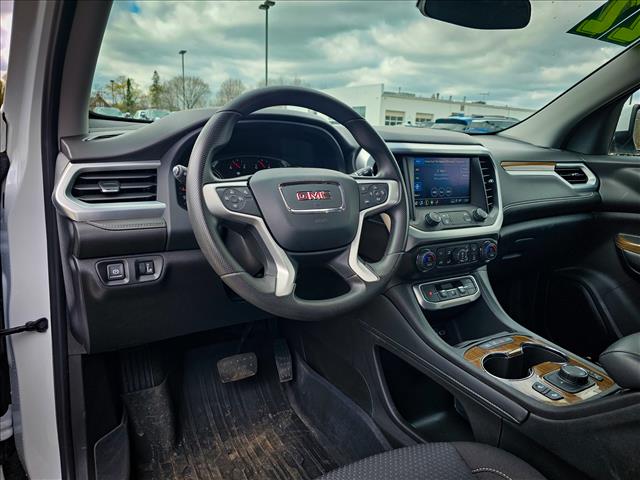 2022 GMC Acadia SLE